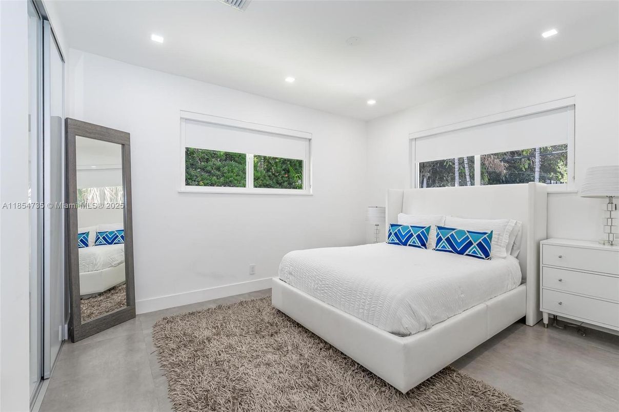 Bedroom, Interior, Recessed Lighting