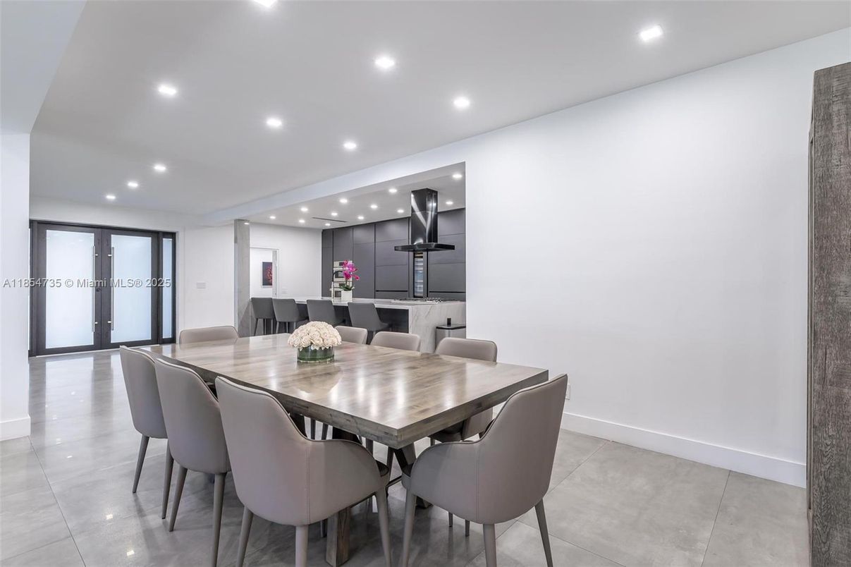 Dining room, Interior, Kitchen, Recessed Lighting