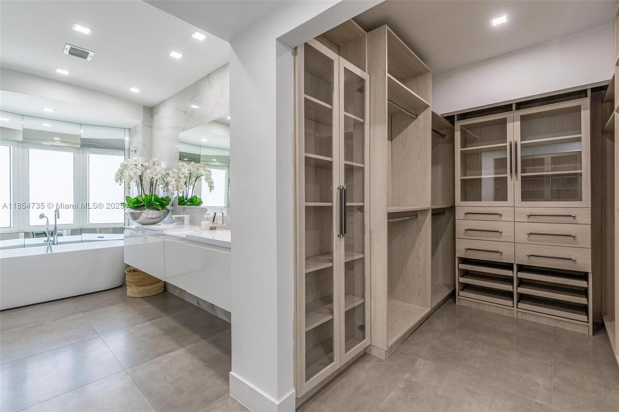 Bathroom, Dual Sink Vanities, Free Standing Baths, Interior, Recessed Lighting, Walk-in Closets