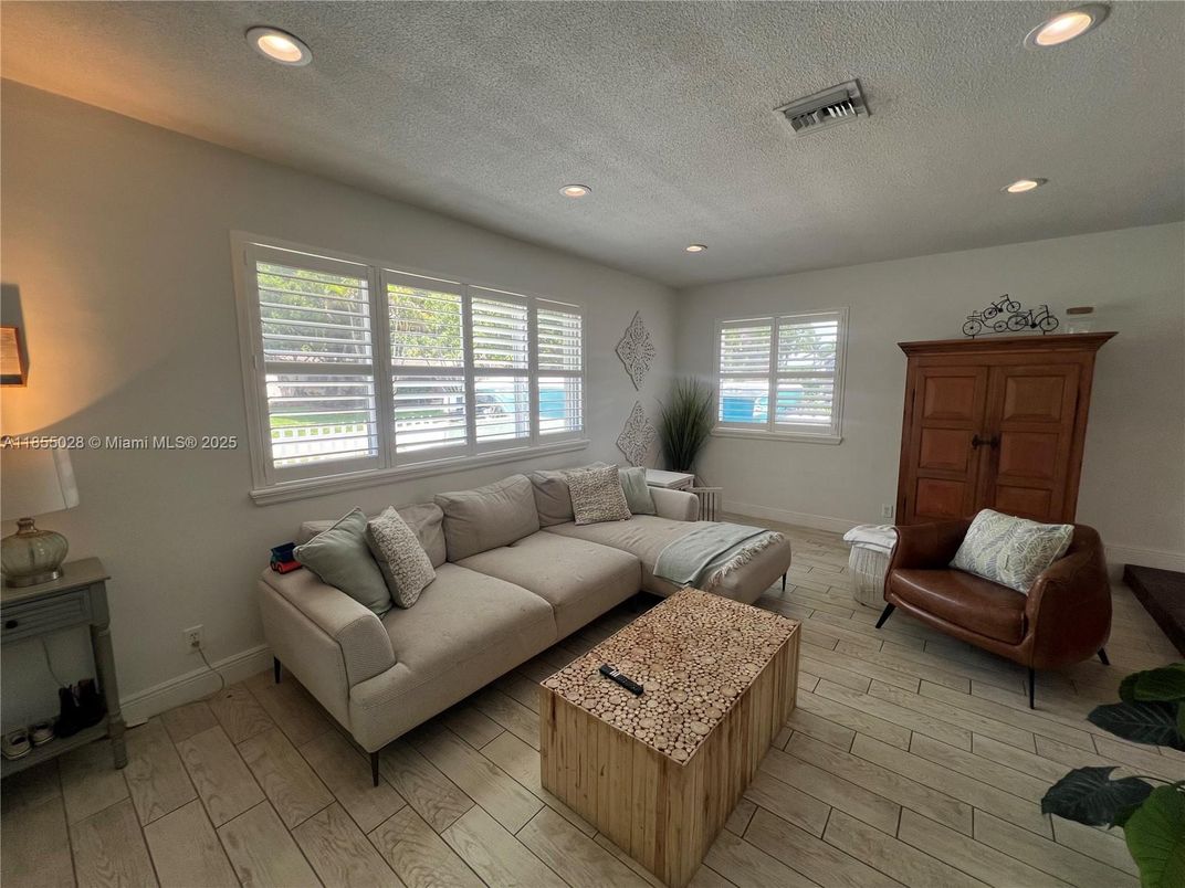 Interior, Living room, Recessed Lighting, Wood Texture Flooring