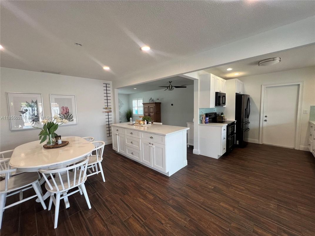 Dining room, Interior, Kitchen, Recessed Lighting, Wood Texture Flooring