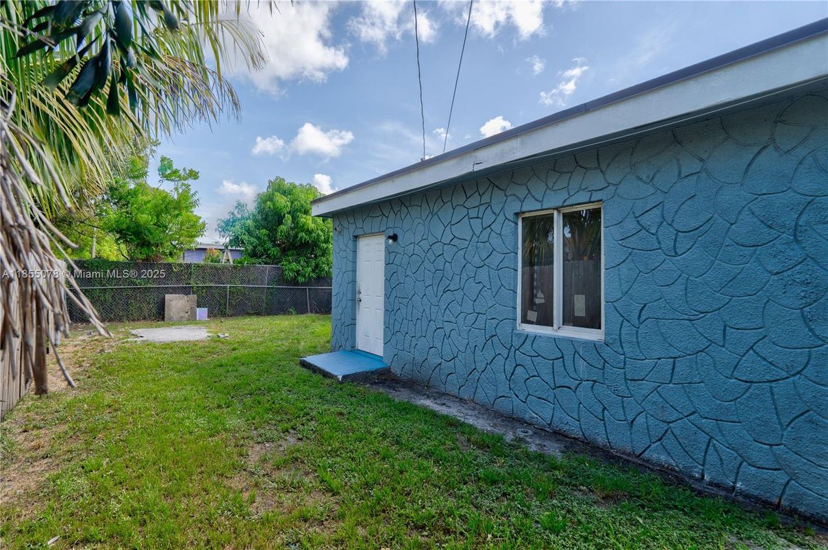 Backyard, Exterior