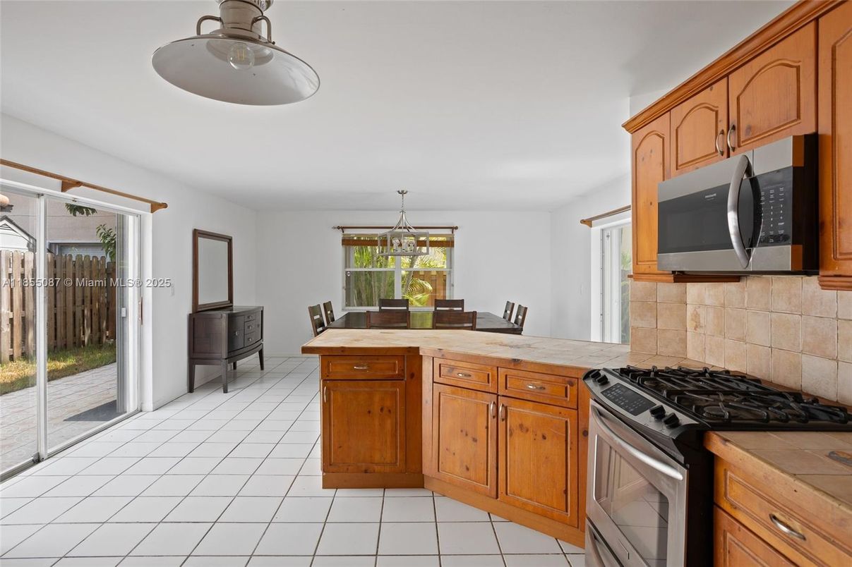 Dining room, Interior, Kitchen, Pendant Lights