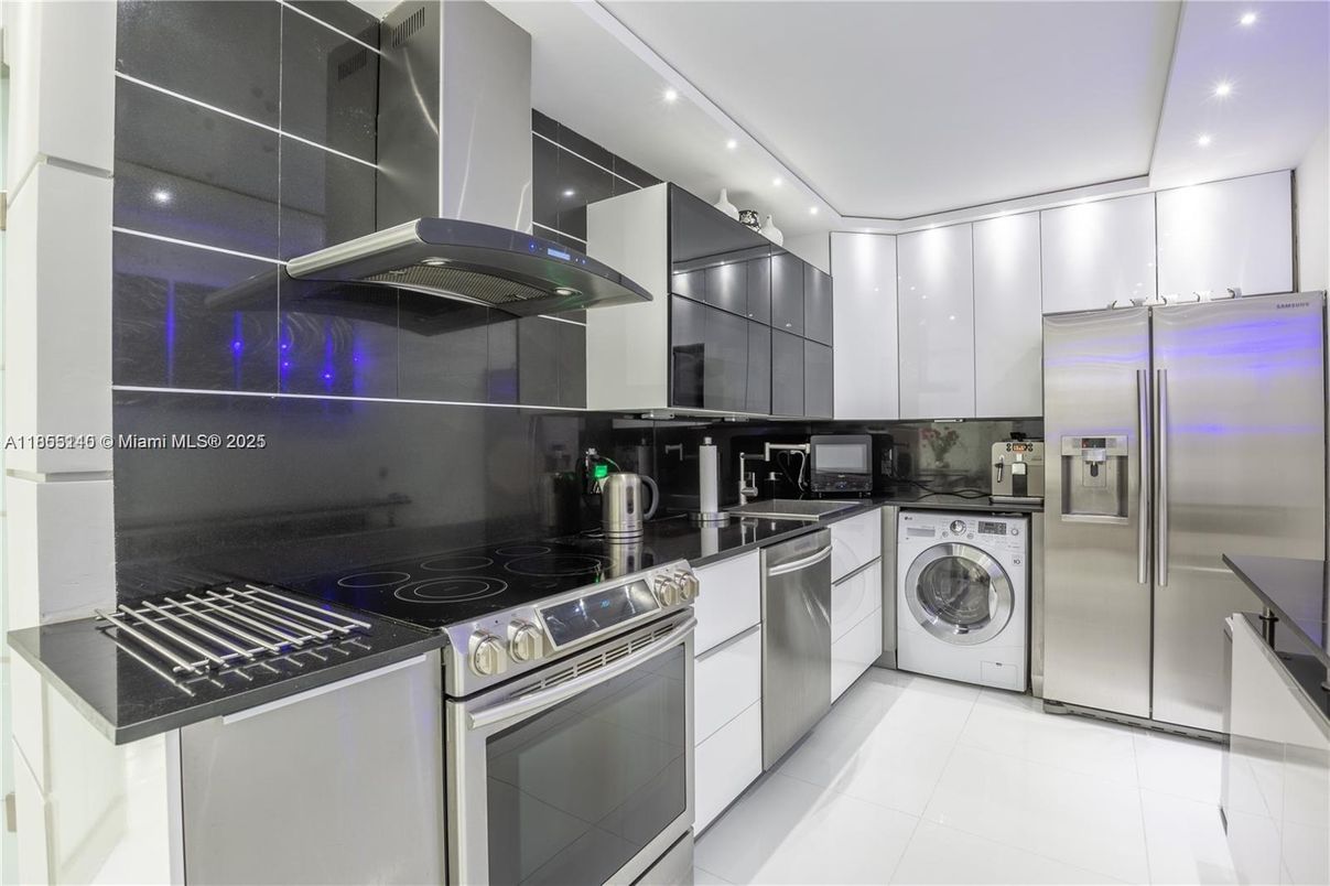 Interior, Kitchen, Recessed Lighting, Stainless Steel Appliances, Washer