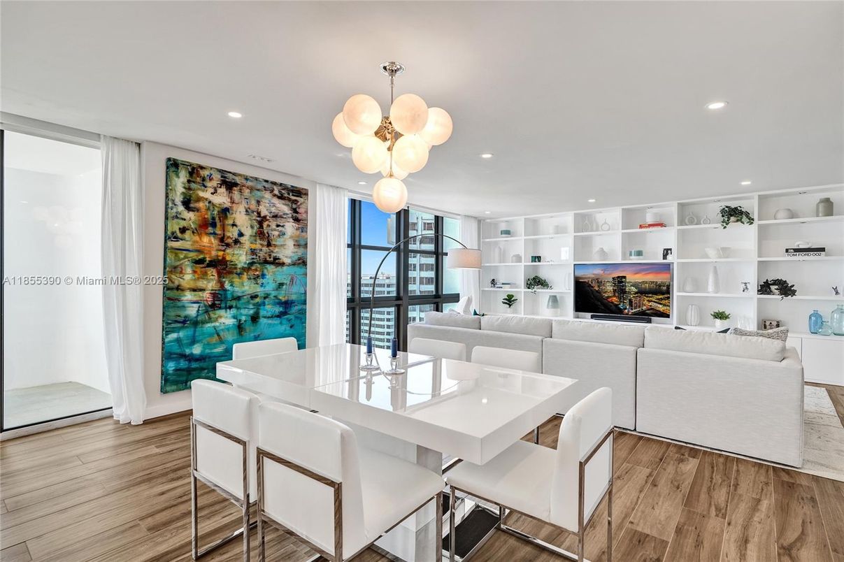 Dining room, Interior, Living room, Pendant Lights, Recessed Lighting, Wood Texture Flooring