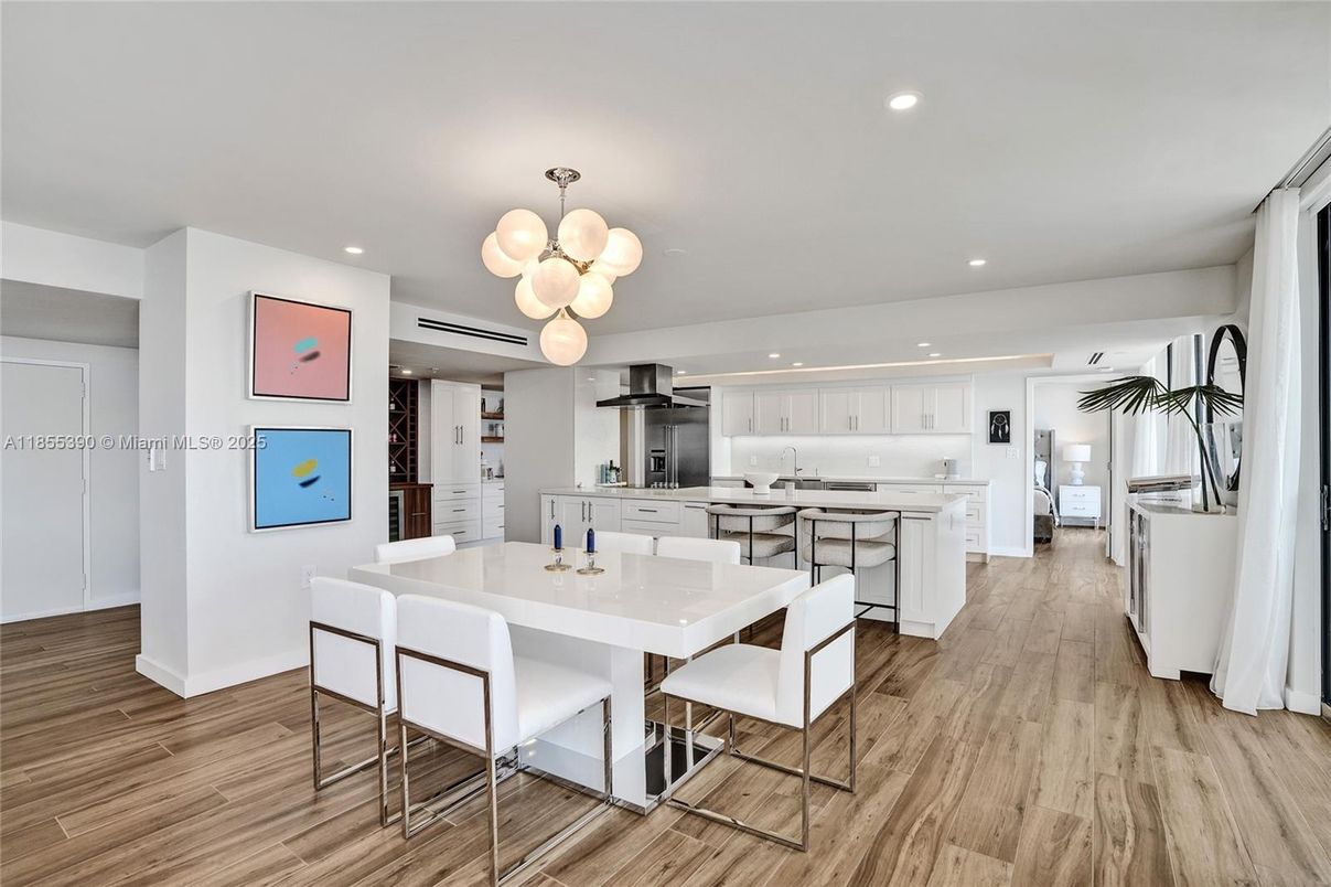 Dining room, Interior, Kitchen, Pendant Lights, Recessed Lighting, Wood Texture Flooring