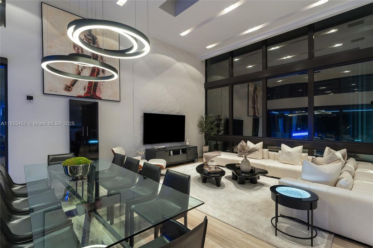 Dining room, Interior, Living room, Pendant Lights, Recessed Lighting, Wood Texture Flooring