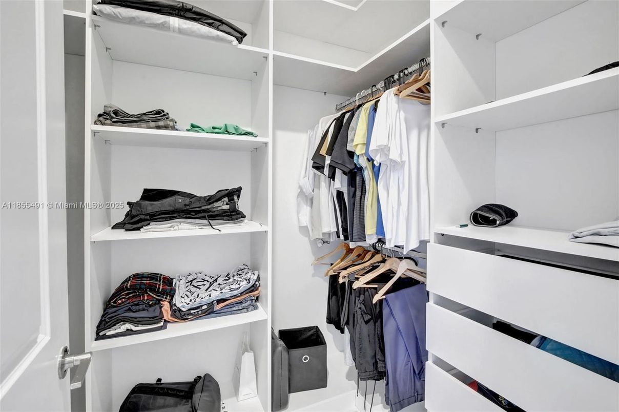 Interior, Walk-in Closets