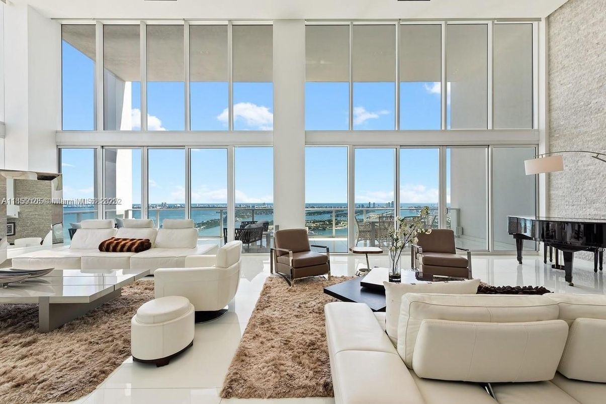 Interior, Living room, Piano, Water