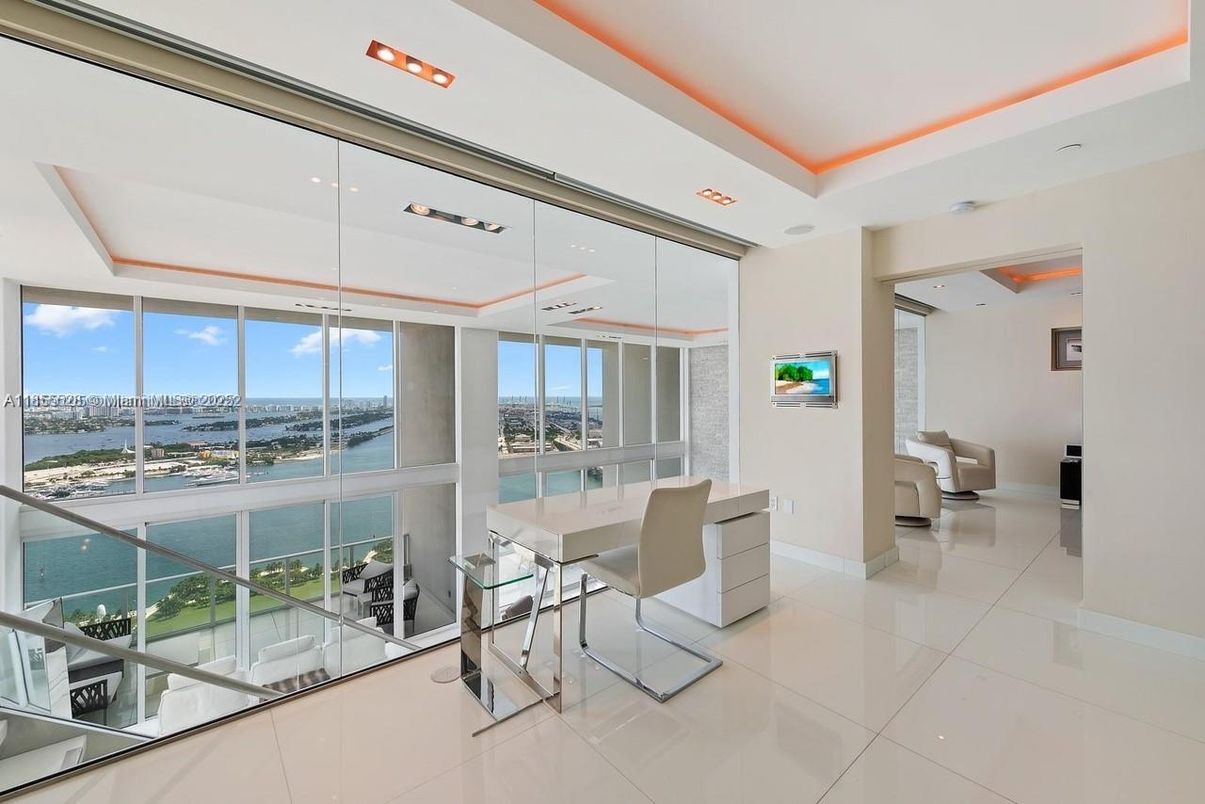 Dining room, Interior, Recessed Lighting, Water