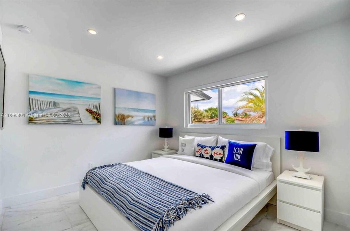Bedroom, Interior, Marble, Recessed Lighting