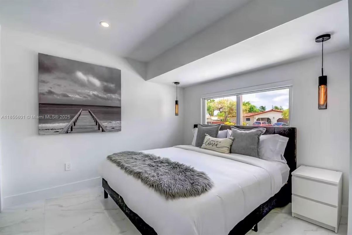 Bedroom, Interior, Marble, Pendant Lights, Recessed Lighting