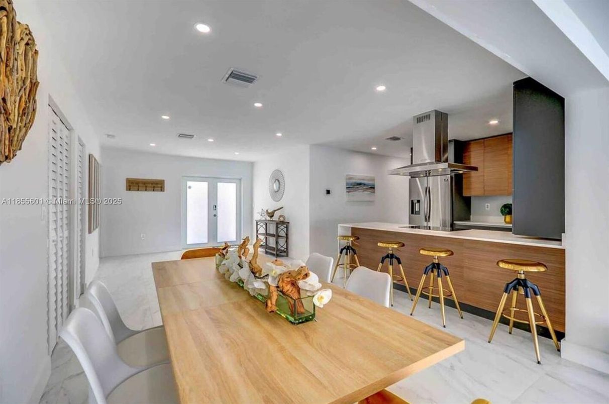 Dining room, Interior, Kitchen, Marble, Recessed Lighting