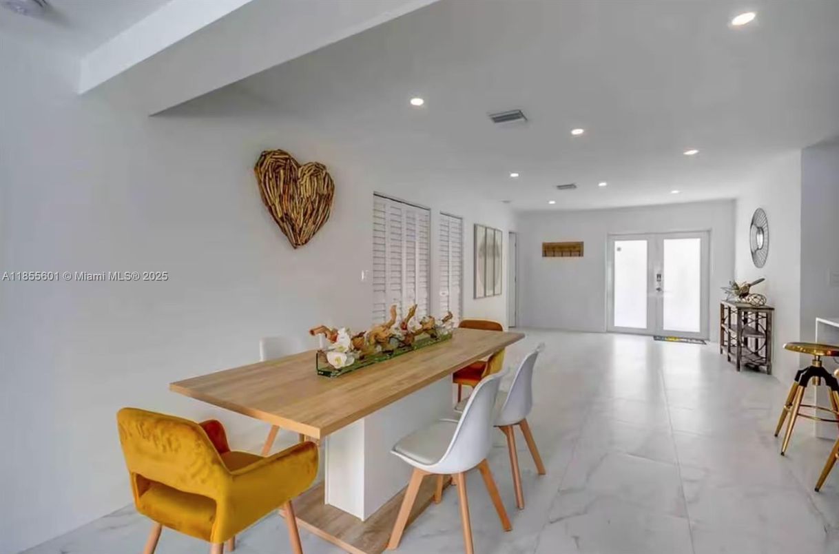 Dining room, Interior, Marble, Recessed Lighting