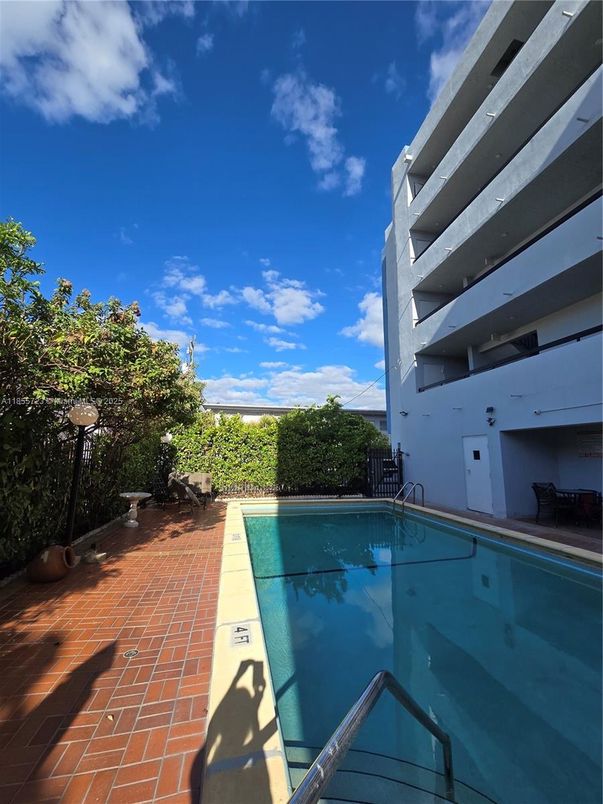 Exterior, Pool