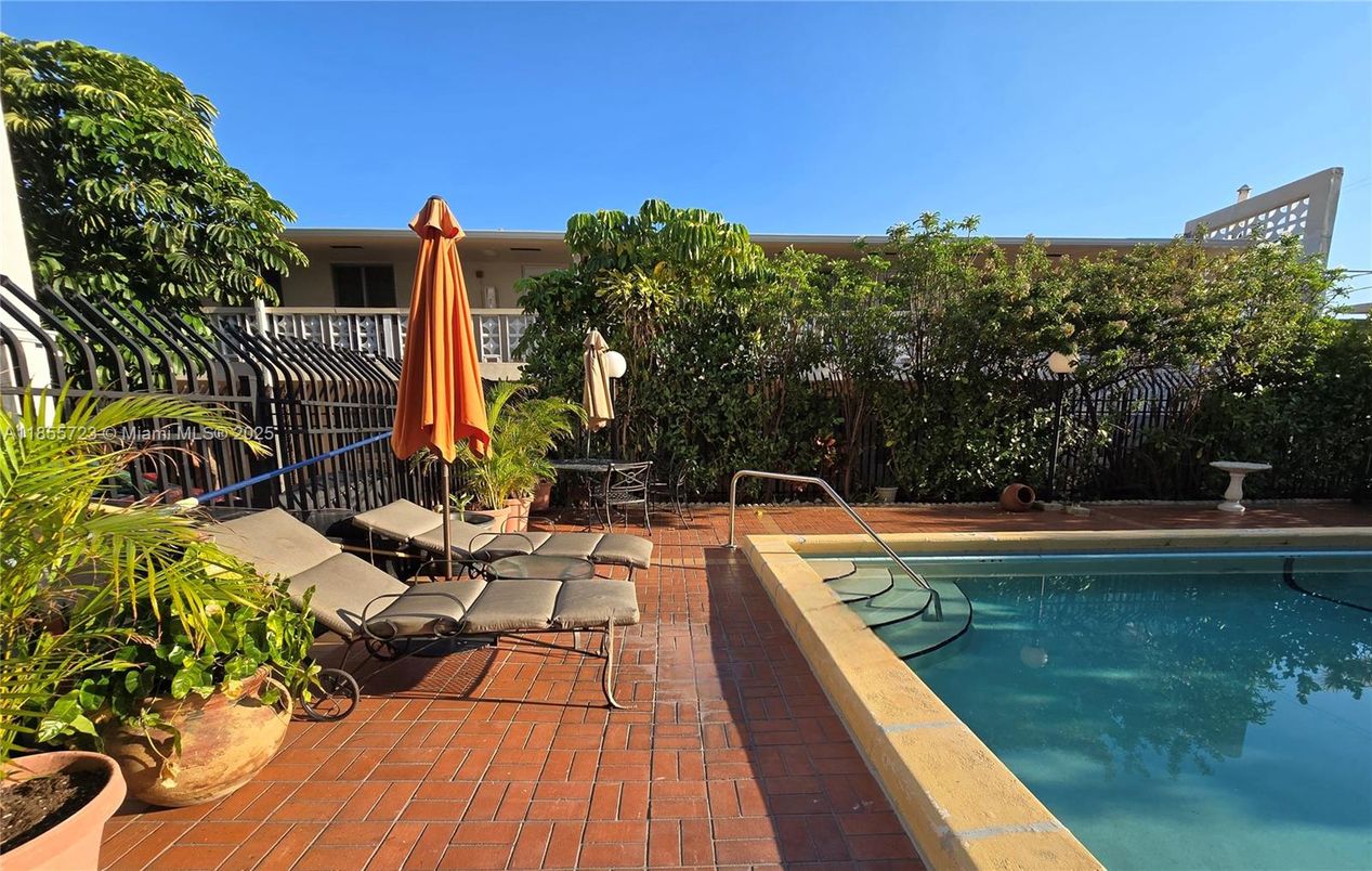 Exterior, Pool