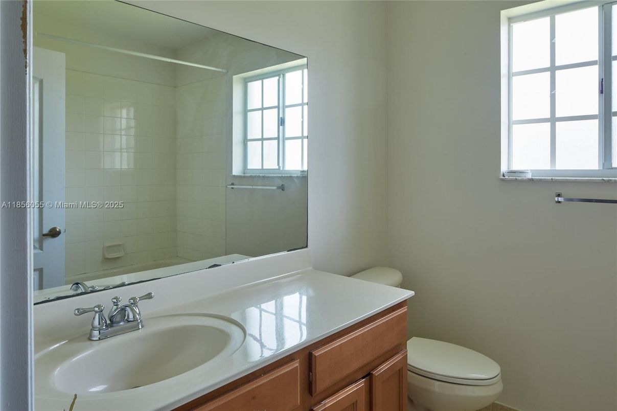 Bathroom, Interior, Tile Countertops
