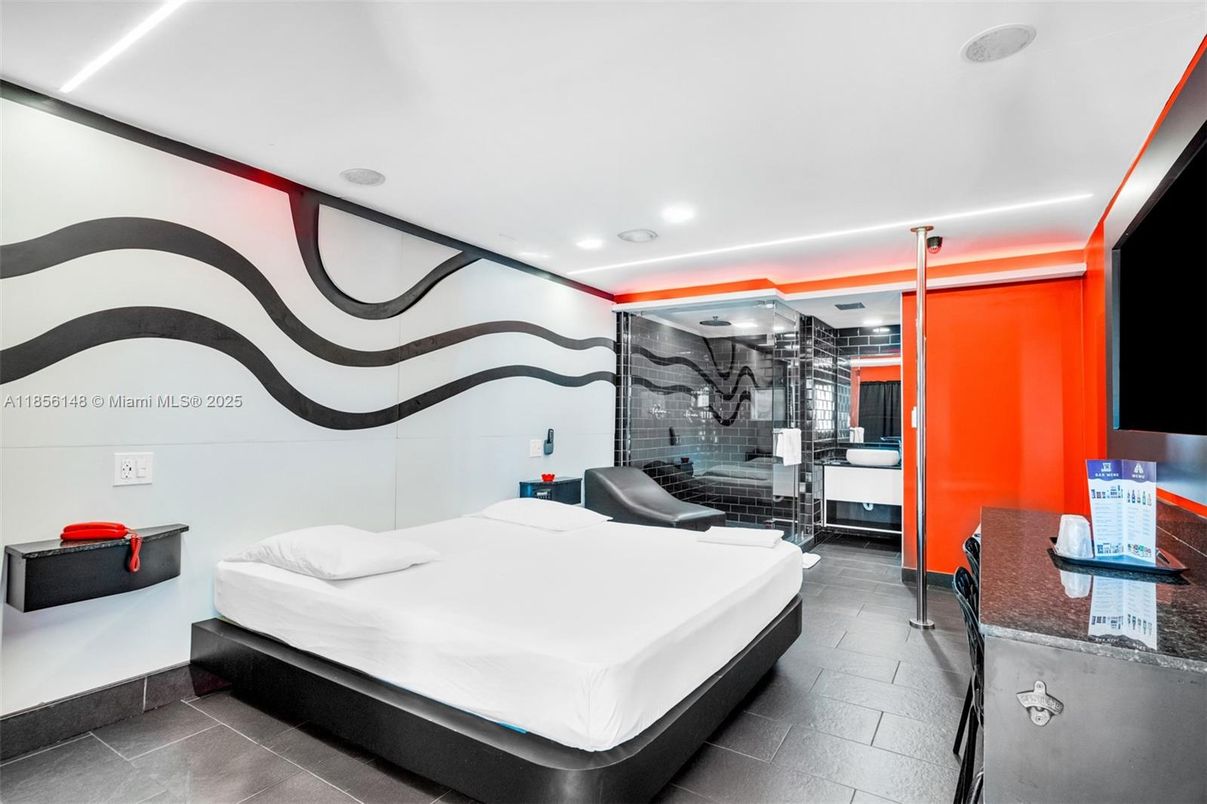Bedroom, Interior, Recessed Lighting