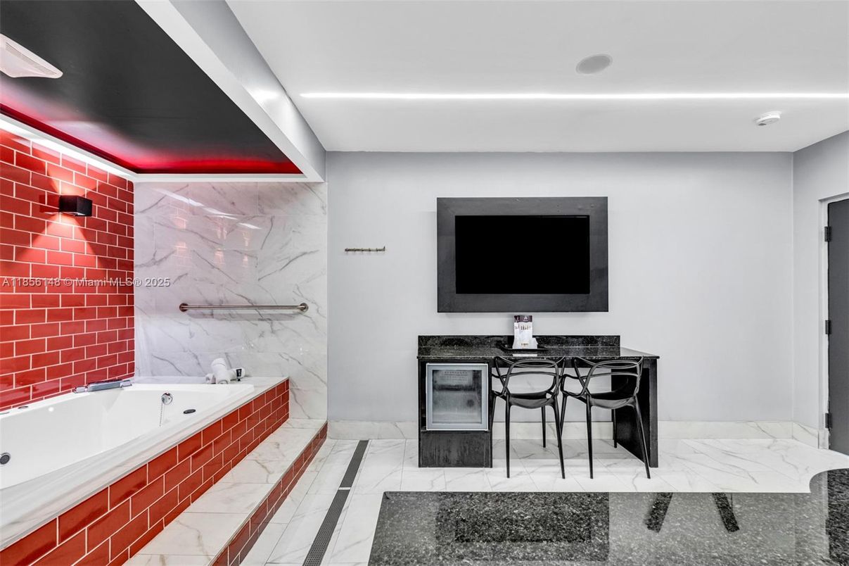 Bathroom, Interior, Marble, Marble Walls, Recessed Lighting