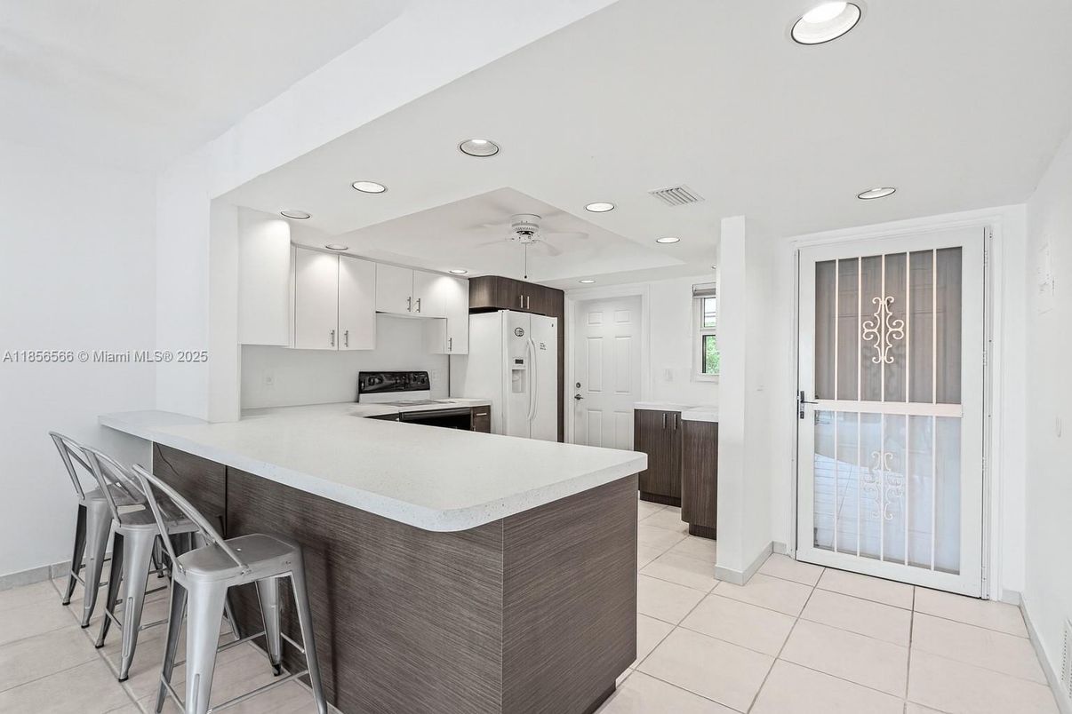 Interior, Kitchen, Recessed Lighting