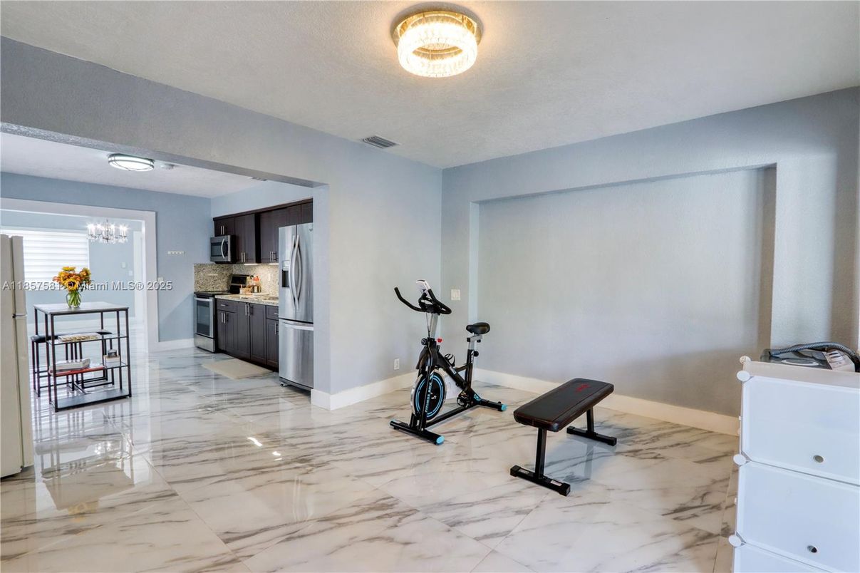 Fitness Equipment, Interior, Kitchen, Marble