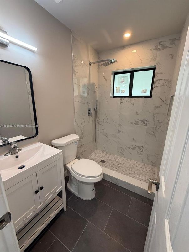 Bathroom, Interior, Marble Walls, Recessed Lighting