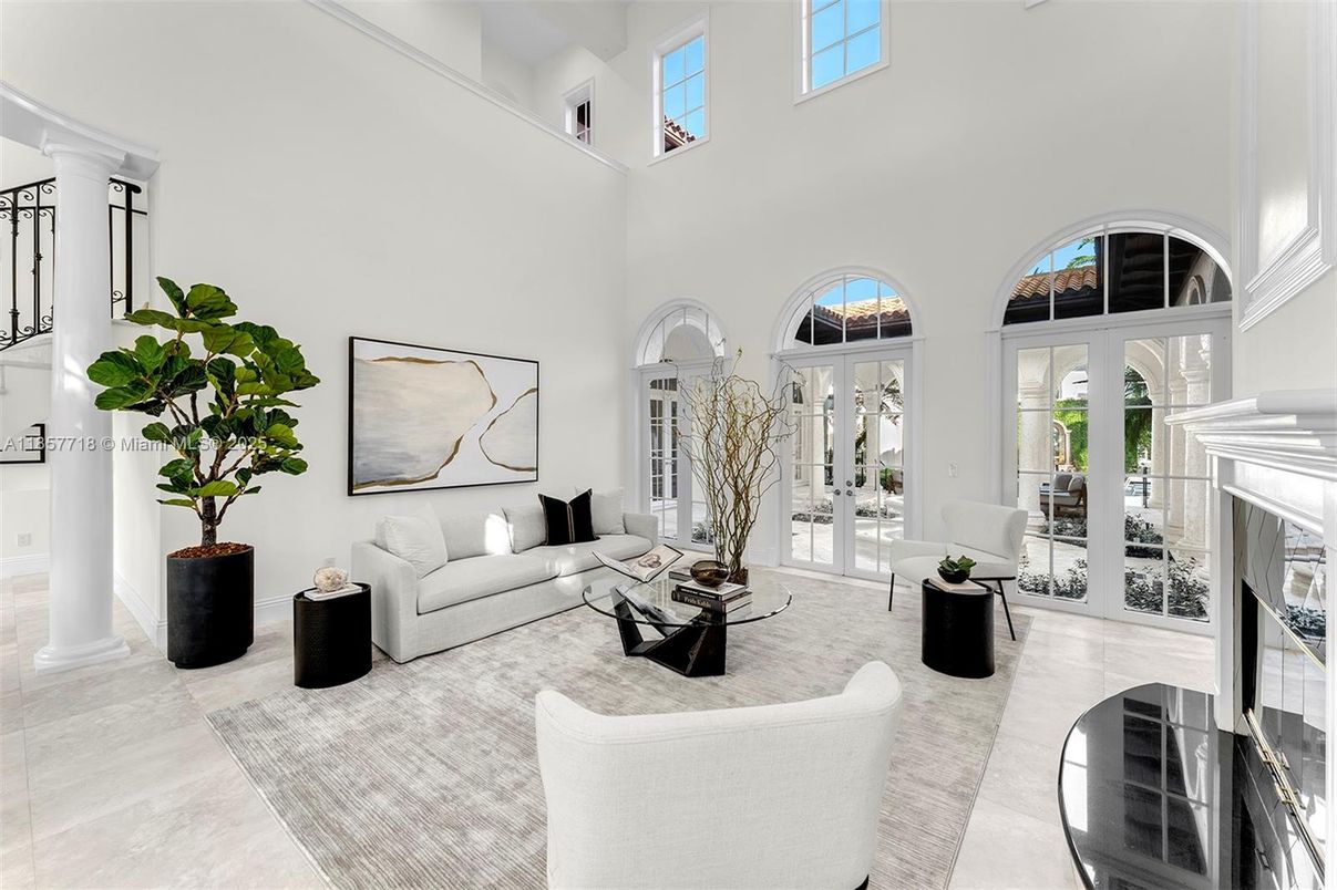 Fireplace, Interior, Living room
