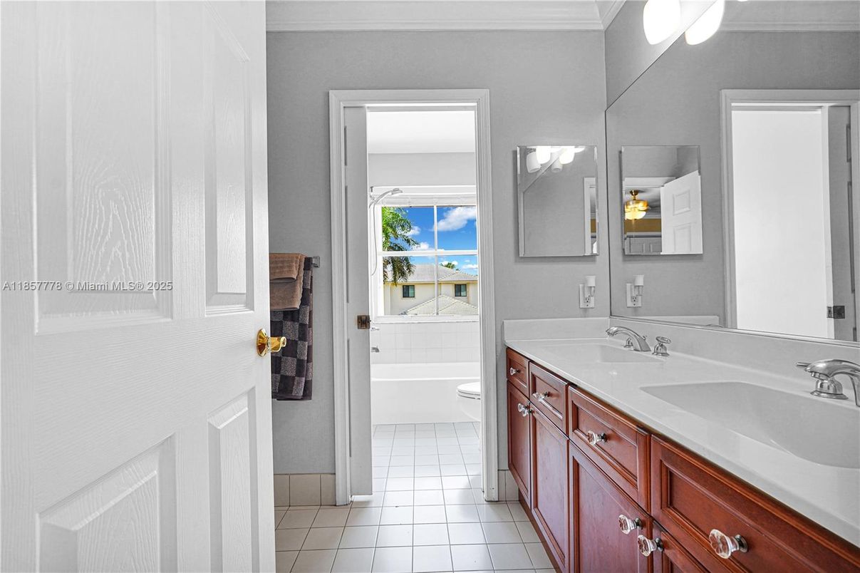 Bathroom, Dual Sink Vanities, Interior