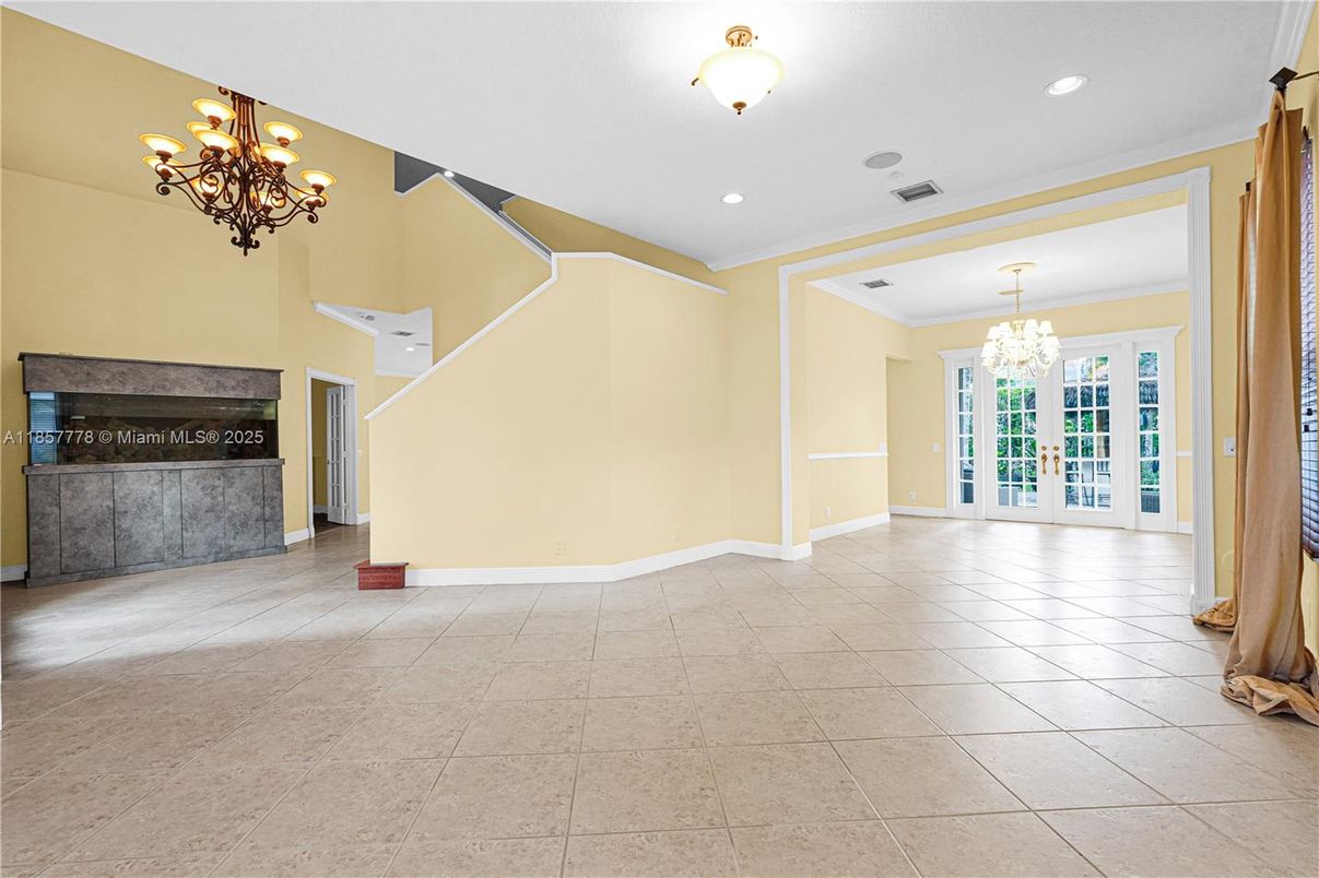 Chandelier, Empty room, Interior, Recessed Lighting