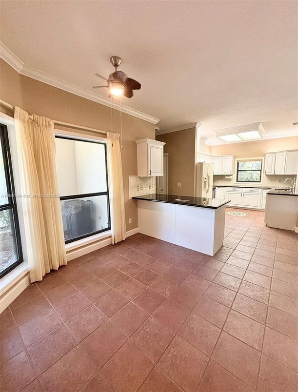 Empty room, Interior, Kitchen