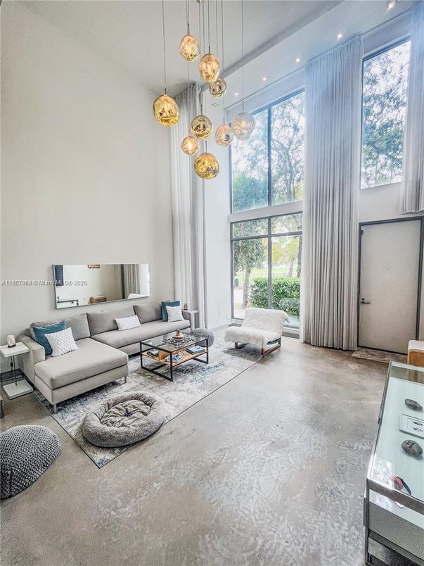 Interior, Living room, Pendant Lights, Recessed Lighting