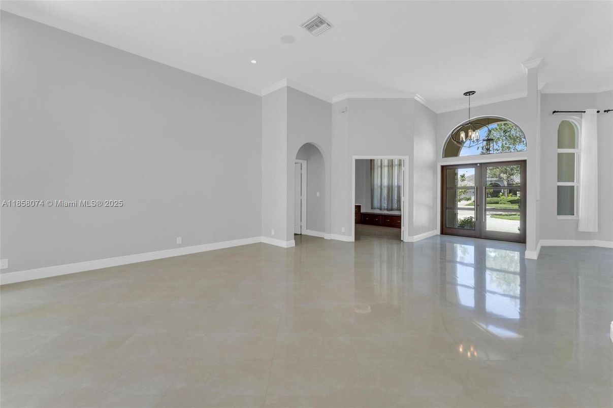 Empty room, Interior, Pendant Lights, Recessed Lighting