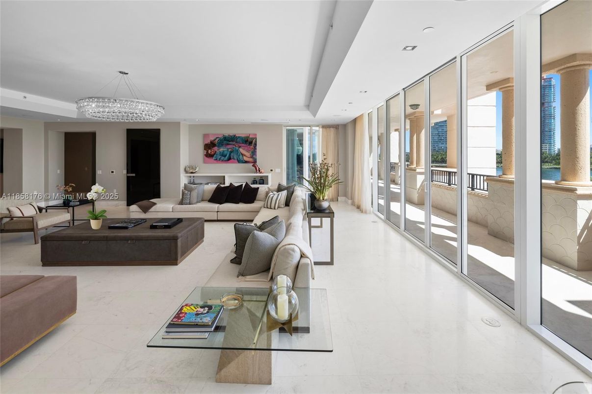 Chandelier, Interior, Living room, Marble, Recessed Lighting