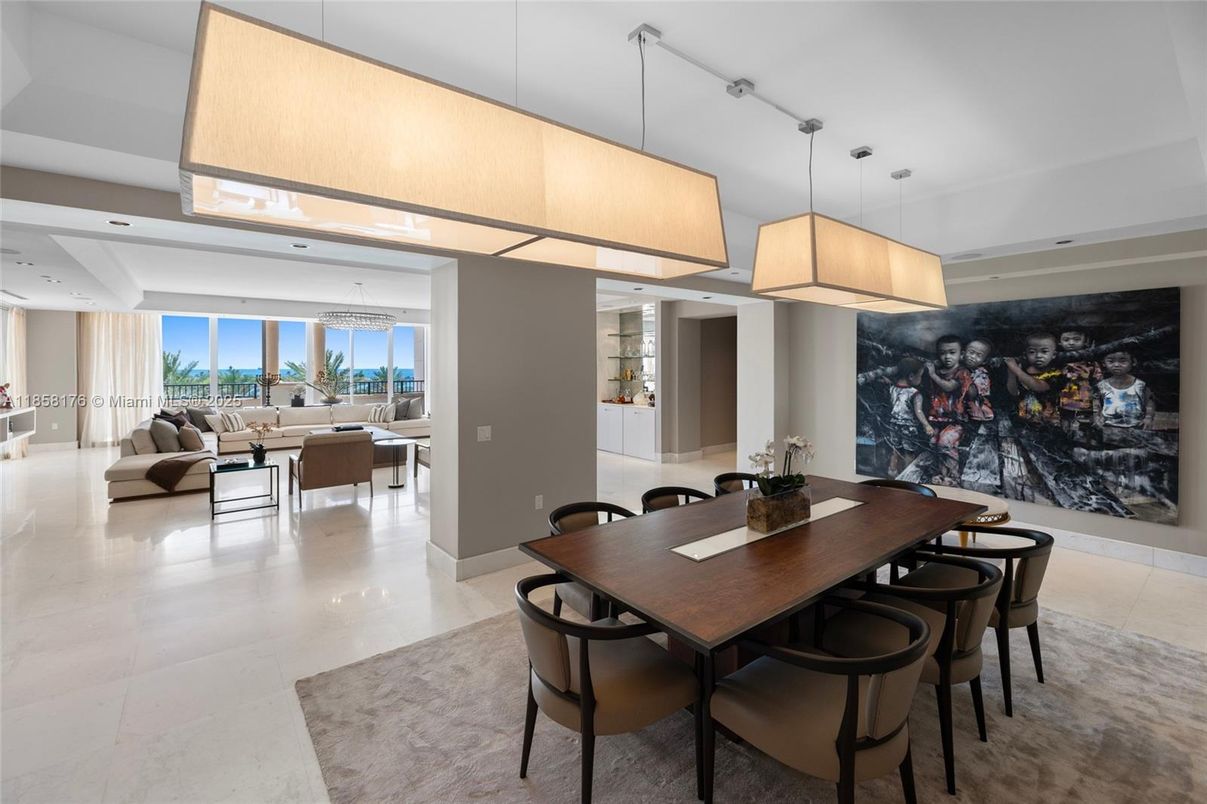 Dining room, Interior, Living room, Pendant Lights, Recessed Lighting, Water