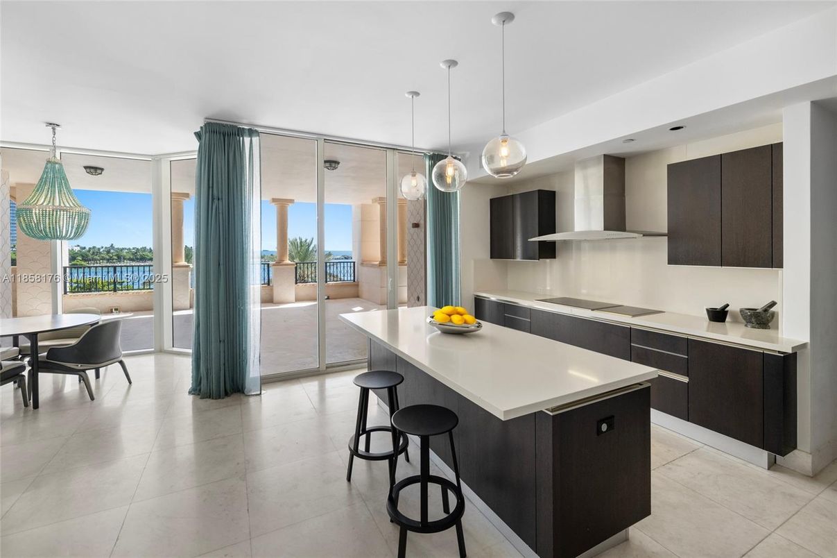Dining room, Interior, Kitchen, Pendant Lights, Stainless Steel Appliances, Water