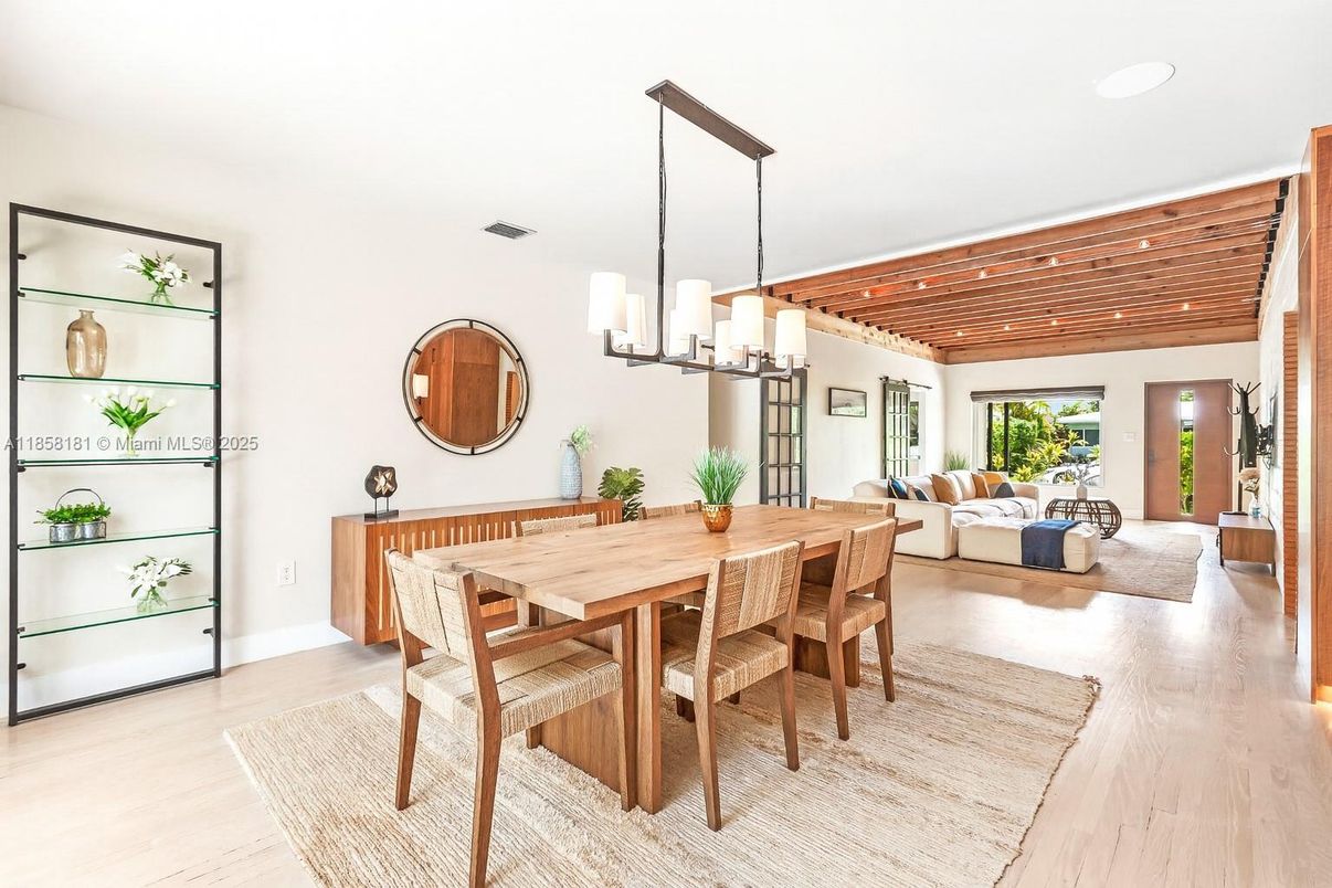 Dining room, Interior, Living room, Pendant Lights, Recessed Lighting, Wooden Ceilings, Wood Texture Flooring