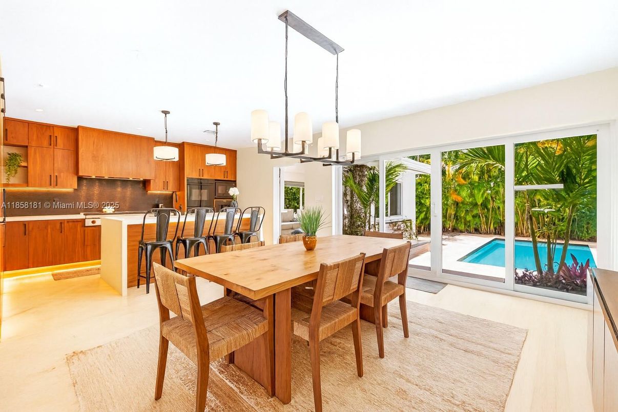 Dining room, Interior, Kitchen, Pendant Lights