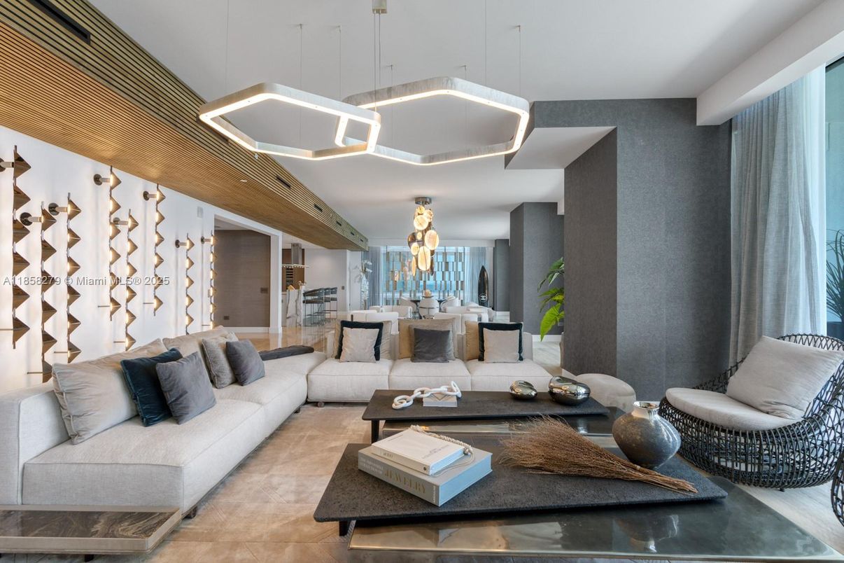 Dining room, Interior, Living room, Pendant Lights