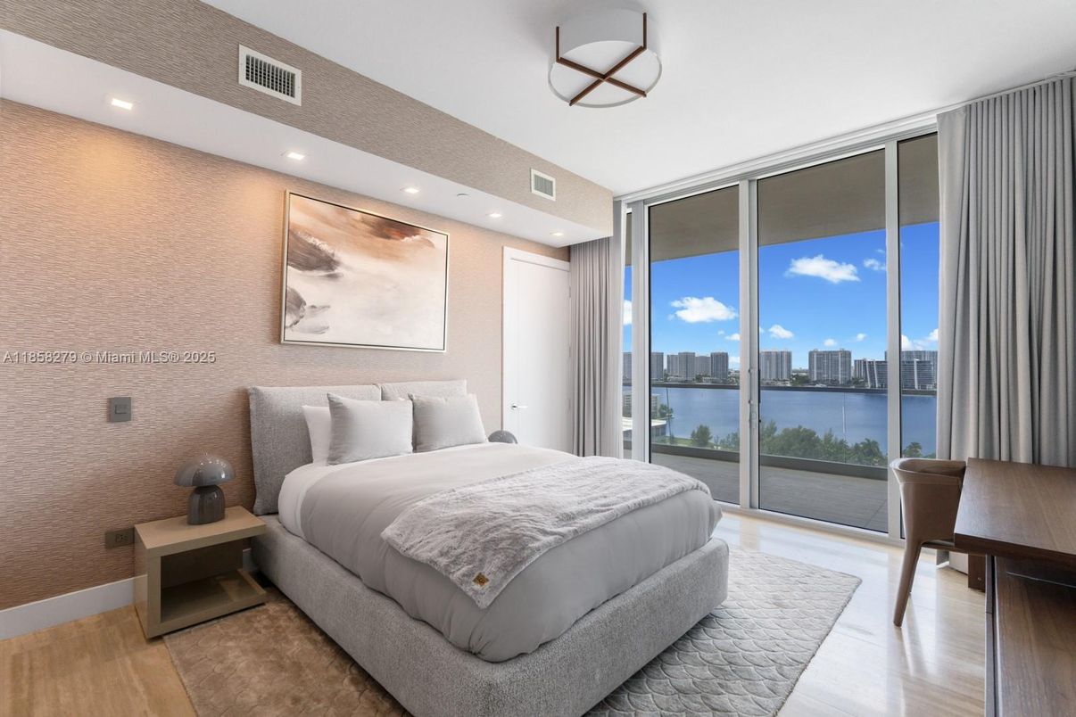 Bedroom, Interior, Recessed Lighting, Water, Wood Texture Flooring