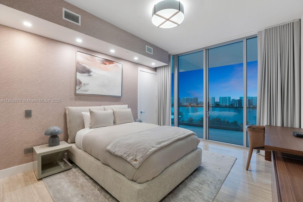 Bedroom, Interior, Recessed Lighting, Water, Wood Texture Flooring