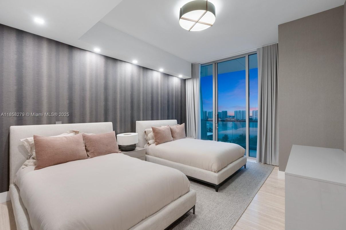 Bedroom, Interior, Recessed Lighting, Water, Wood Texture Flooring