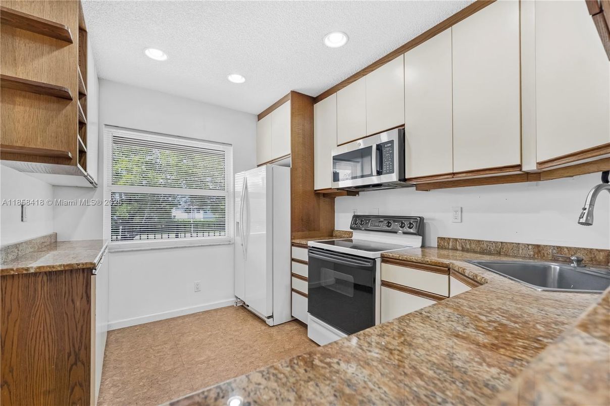 Interior, Kitchen, Recessed Lighting