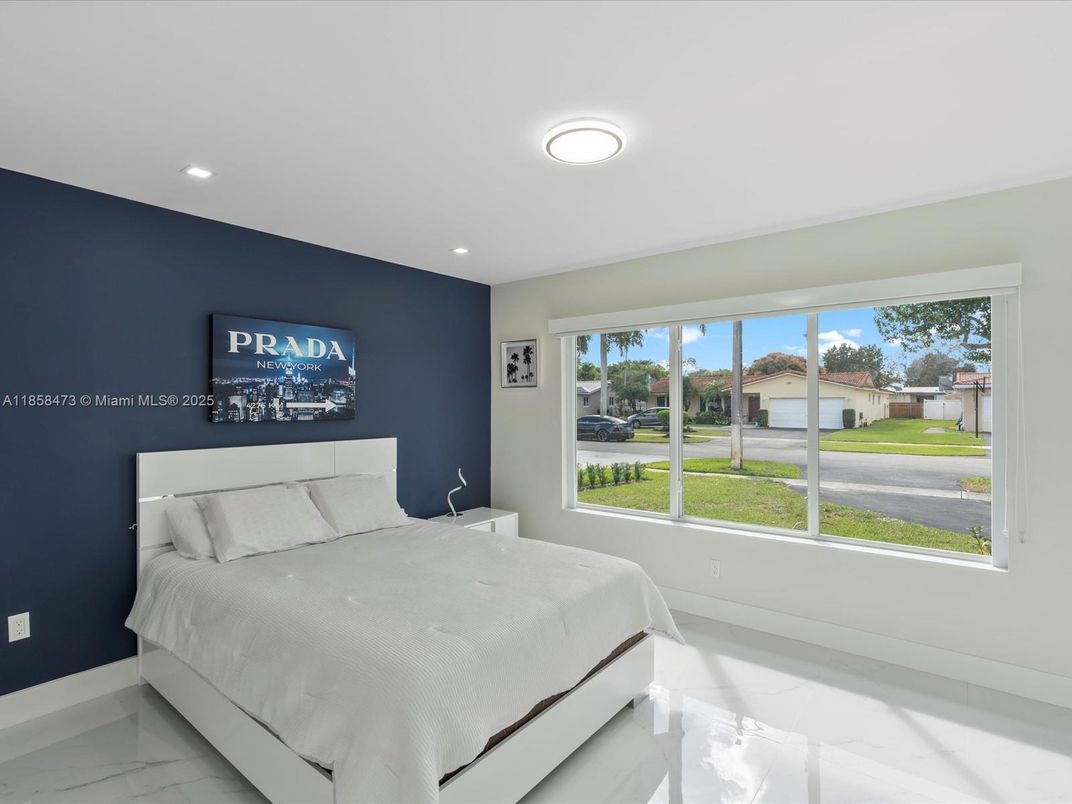 Bedroom, Interior, Marble, Recessed Lighting, Water
