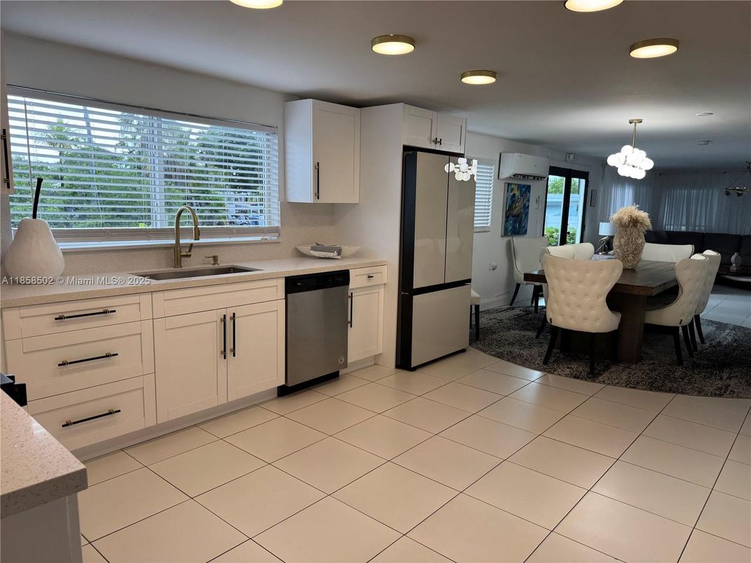 Chandelier, Dining room, Interior, Kitchen, Recessed Lighting