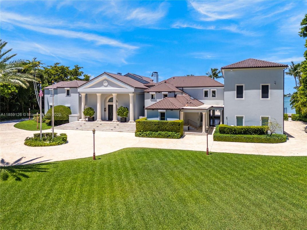 Backyard, Exterior, Facade, Mediterranean