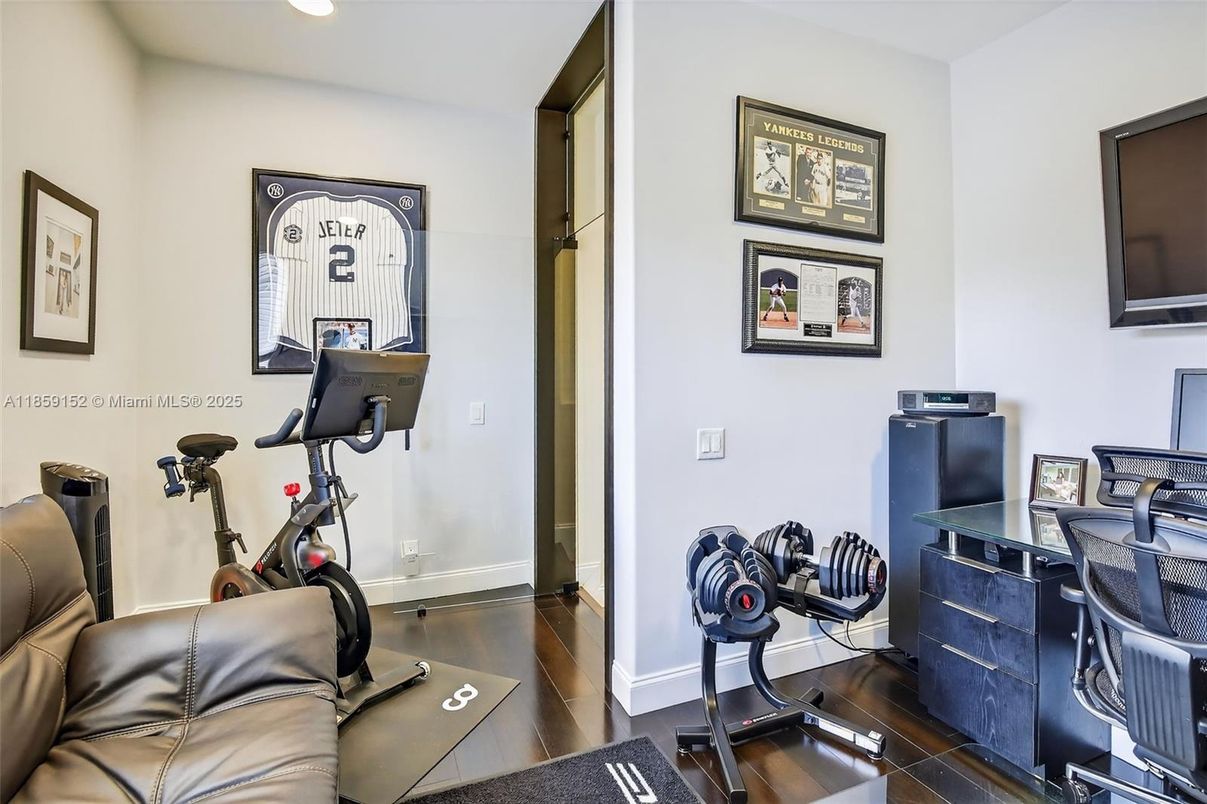 Fitness Equipment, Interior, Recessed Lighting, Wood Texture Flooring