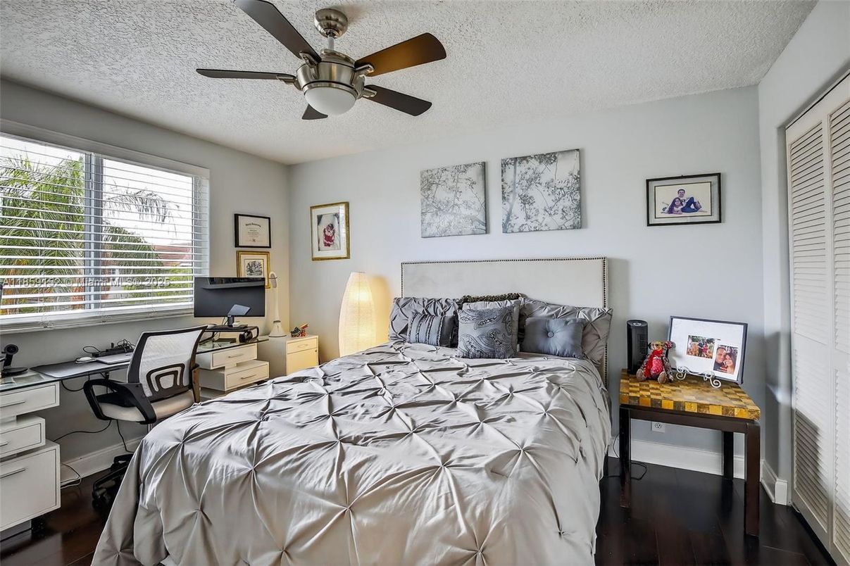 Bedroom, Home Office, Interior, Wood Texture Flooring