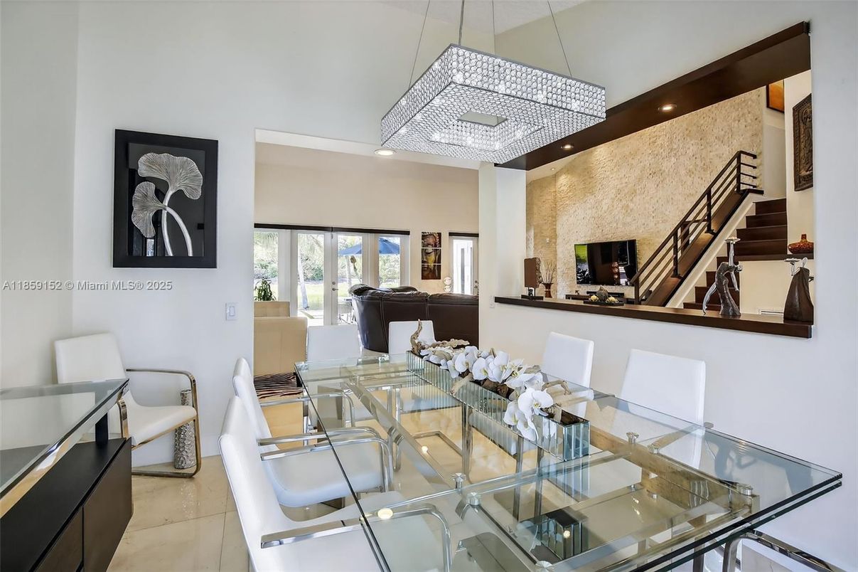 Dining room, Interior, Pendant Lights, Recessed Lighting