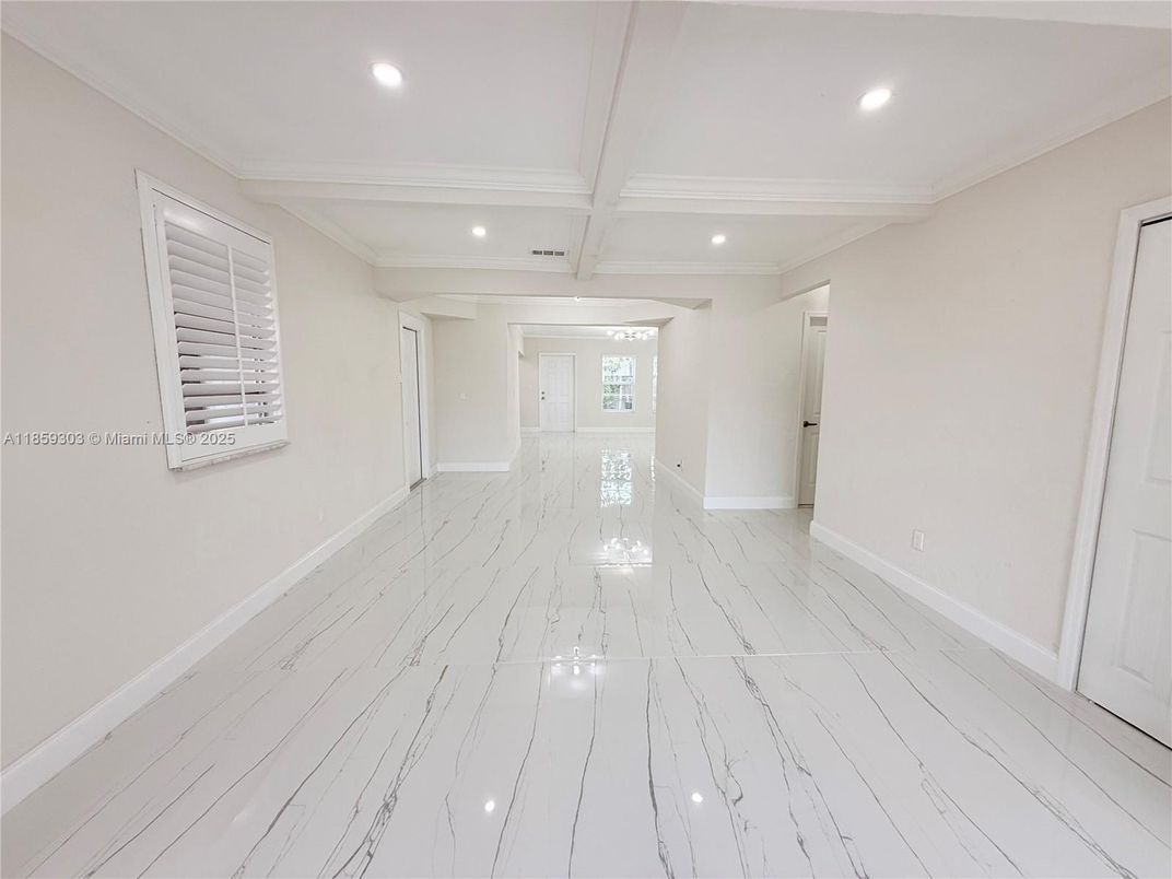 Empty room, Interior, Marble, Recessed Lighting