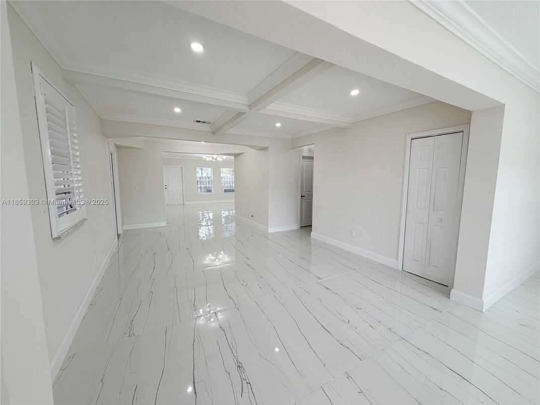 Empty room, Interior, Marble, Recessed Lighting